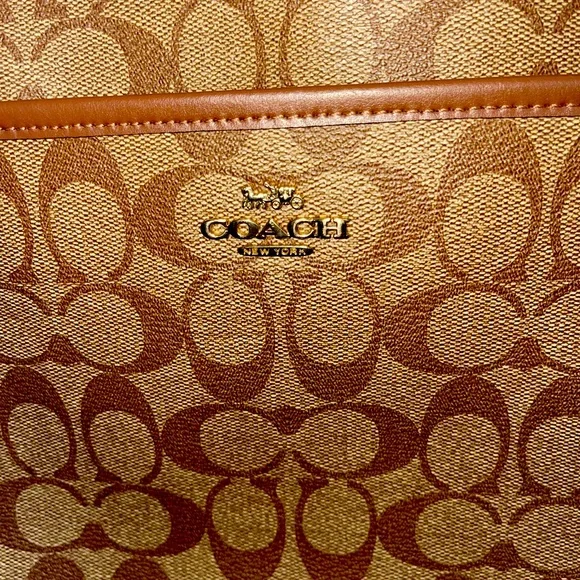 Coach crossbody purse - Picture 1 of 10